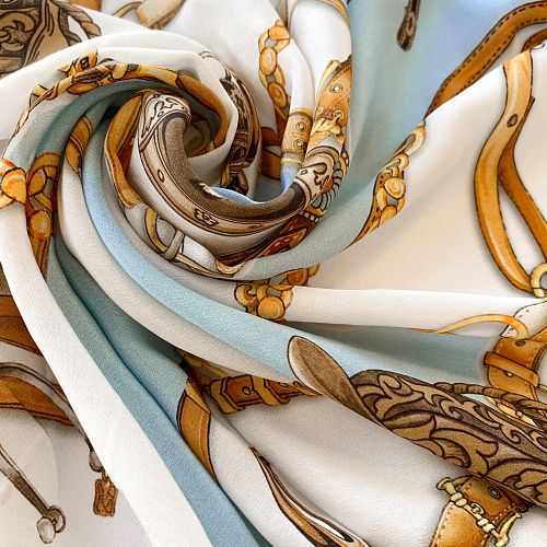 Крепдешин натуральный К32-381 молочно-голубой принтованный