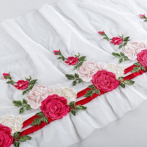 Вышивка на сетке 050-02931 молочный