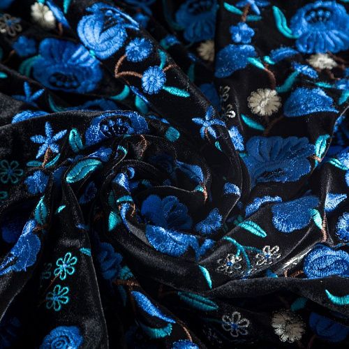 Бархат с вышивкой 002-04251 черный